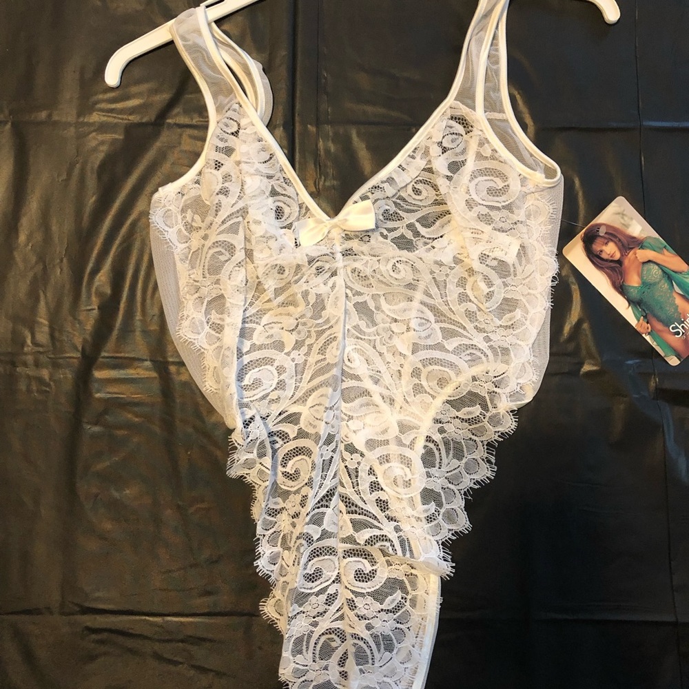 Lace thong teddy - Picture 2 of 2